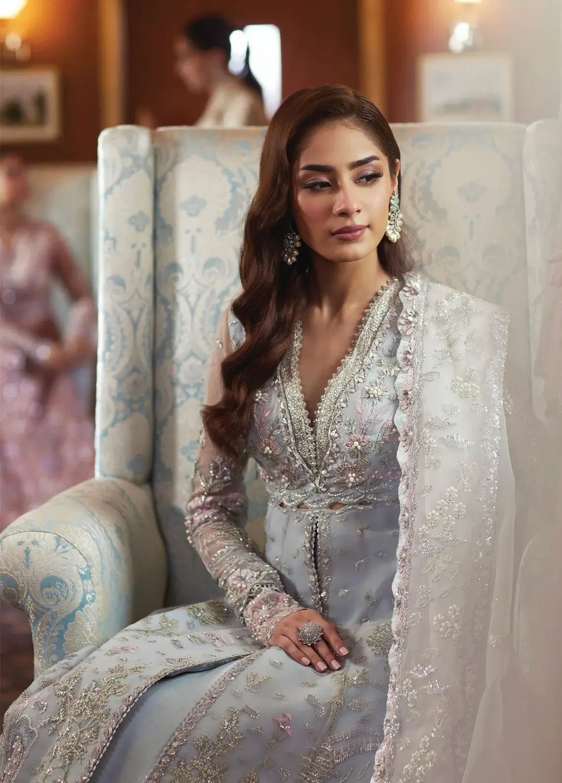 republic-womenswear-embroidered-organza-3-piece-unstitched-suit-rw24pdv-d-08-kyla_4_cefaffb9-ce6c-44d1-a73c-a182c6030152