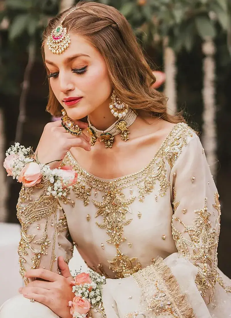 white-gharara-for-nikah-5